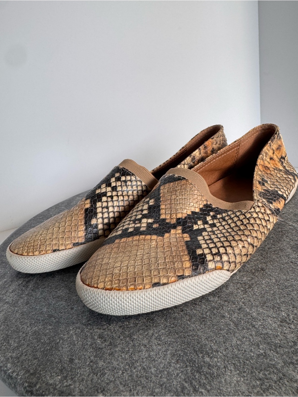 Frye Melanie Snakeskin Tan Brown Flats Shoes Loafers 6.5
